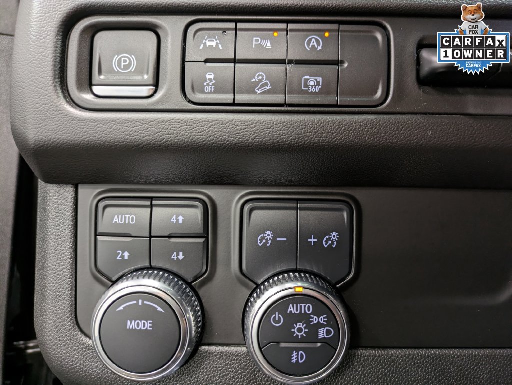 Used 2024 GMC Yukon AT4 w/ Technology Package AWD/4WD image 22