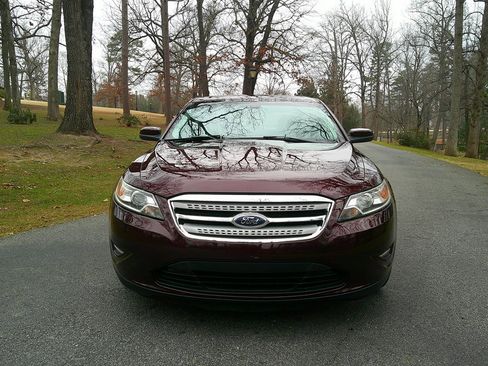 Used 2011 Ford Taurus SEL w/ 201A Rapid Spec Order Code image 2