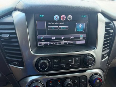 Used 2015 Chevrolet Suburban LT RWD image 7