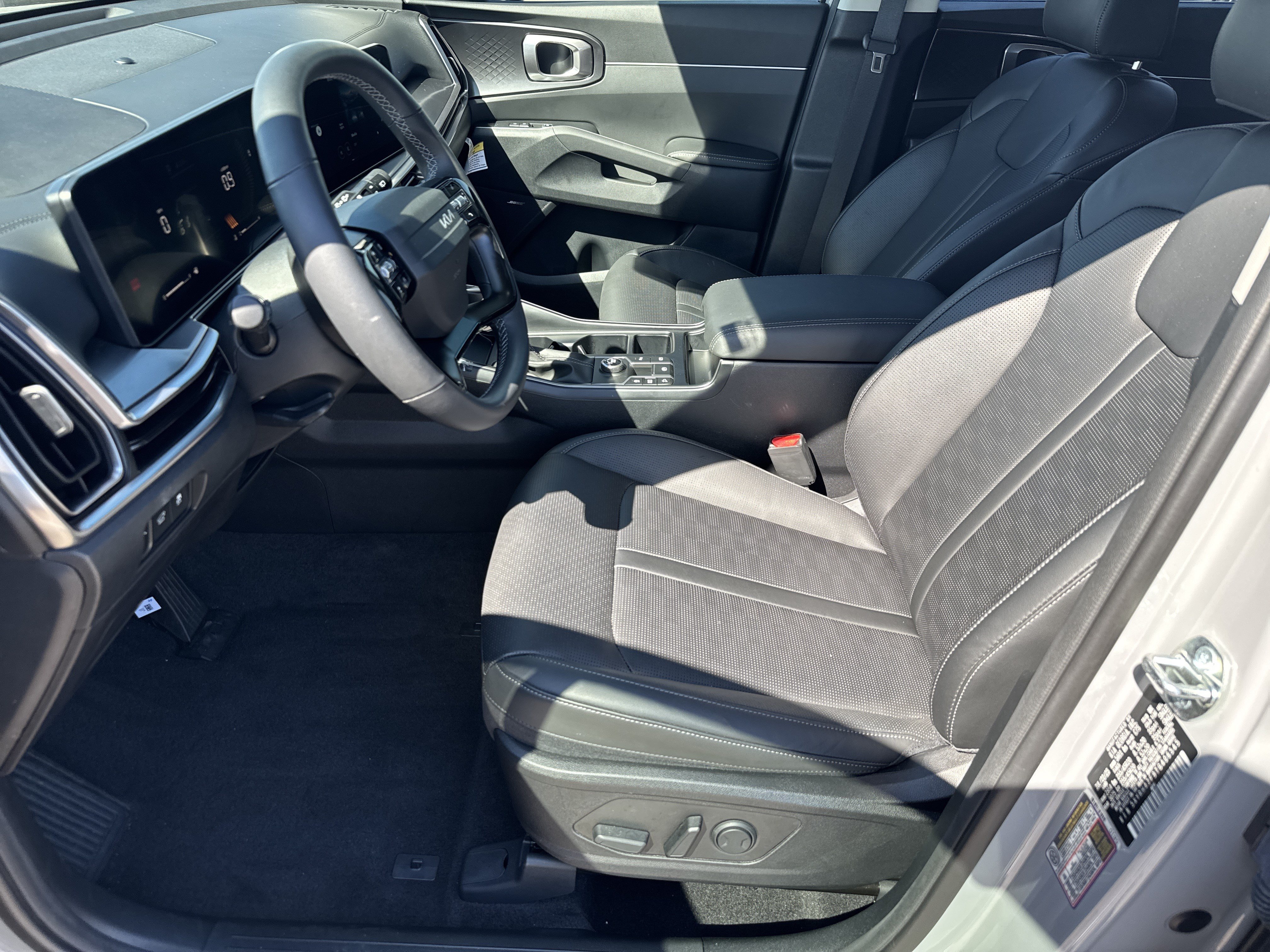 Used 2026 Kia Sorento EX w/ EX Premium Package FWD image 5