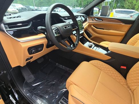 New 2026 Jeep Grand Cherokee L Summit AWD/4WD image 18