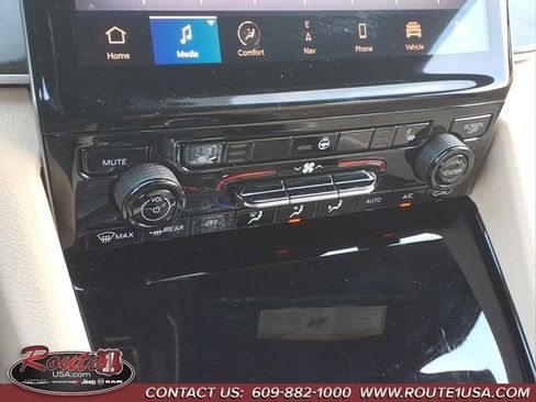 Used 2023 Jeep Grand Cherokee Limited AWD/4WD image 20