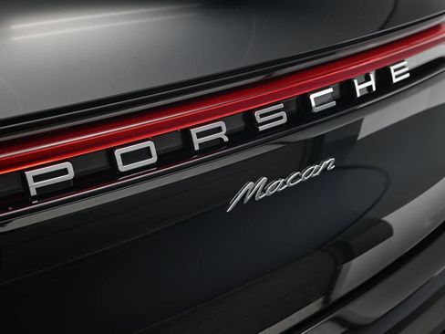Used 2026 Porsche Macan AWD/4WD image 25