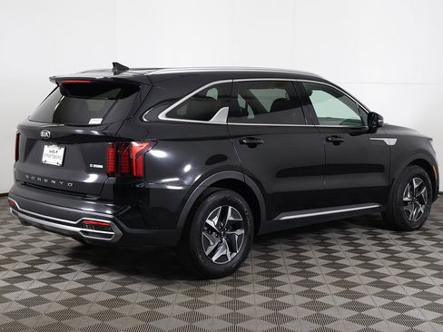 Used 2021 Kia Sorento S image 9