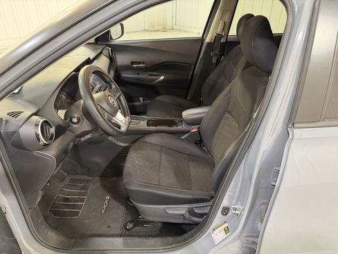 Used 2023 Nissan Kicks SV image 10