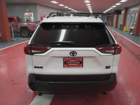 Certified 2020 Toyota RAV4 XLE Premium image 5