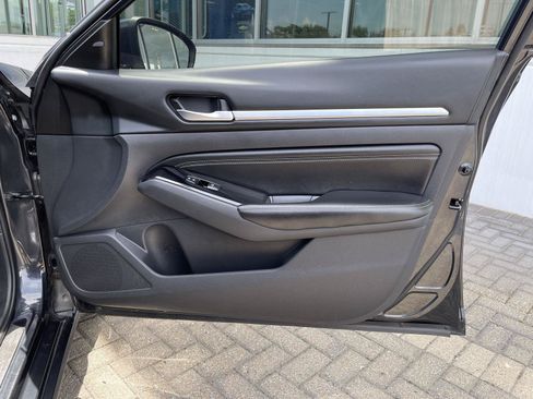 Used 2022 Nissan Altima 2.5 SL FWD image 34
