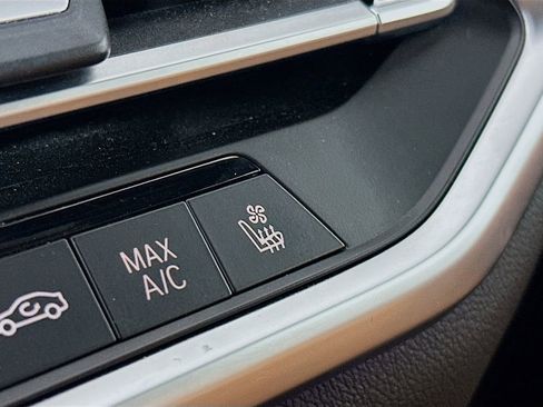 Used 2021 BMW X5 xDrive40i w/ M Sport Package image 22