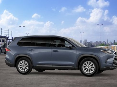New 2026 Toyota Grand Highlander XLE FWD image 15