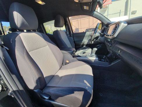 Used 2022 Toyota Tacoma TRD Sport w/ Technology Package image 26