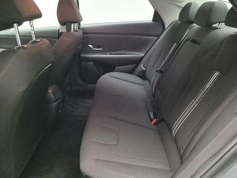 Used 2025 Hyundai Elantra SEL image 18