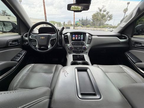 Used 2020 Chevrolet Suburban LT RWD image 17