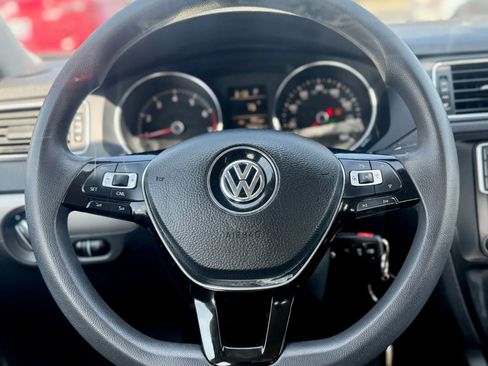 Used 2017 Volkswagen Jetta S image 16
