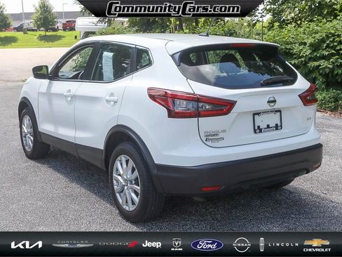 Used 2021 Nissan Rogue Sport S image 5