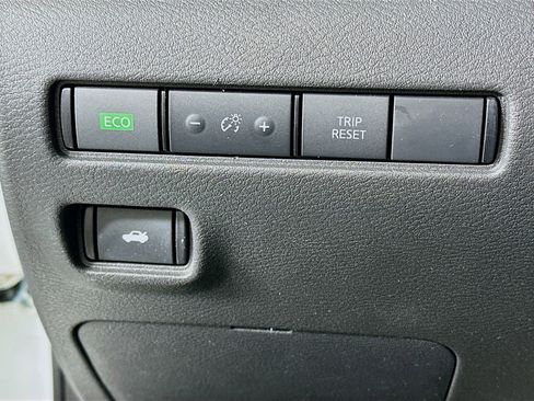 Used 2024 Nissan Sentra SV image 16