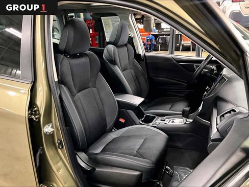 Used 2023 Subaru Forester Premium image 9