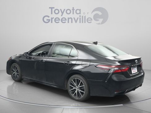 Used 2024 Toyota Camry SE image 7