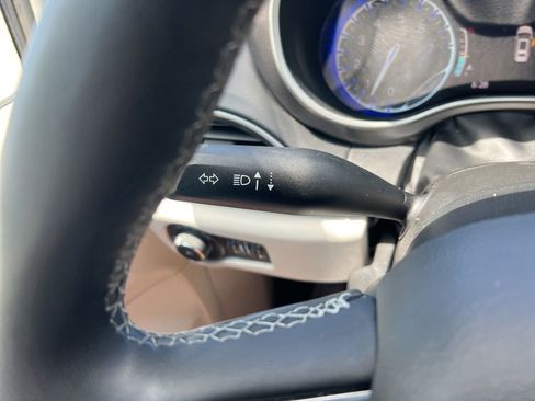 Certified 2023 Chrysler Pacifica Touring-L FWD image 66