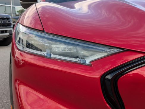 Used 2021 Ford Mustang Mach-E Premium image 9