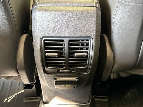 Used 2017 Ford Escape Titanium image 23