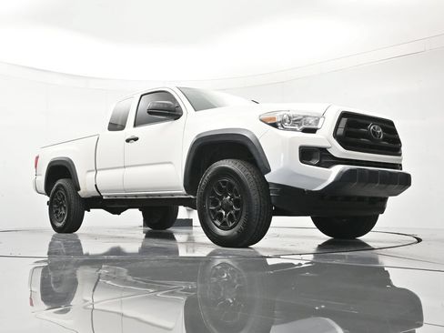 Used 2022 Toyota Tacoma SR w/ SX Package RWD image 38
