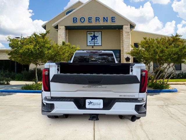 Used 2024 GMC Sierra 3500 Denali Ultimate AWD/4WD image 4