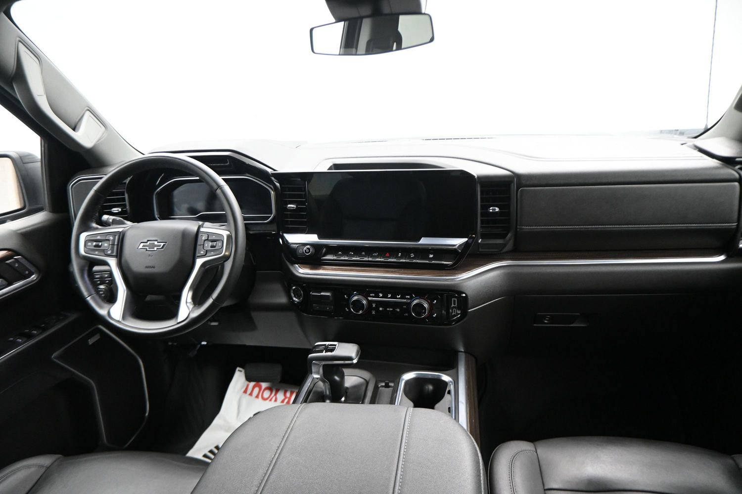 Used 2023 Chevrolet Silverado 1500 RST AWD/4WD image 16