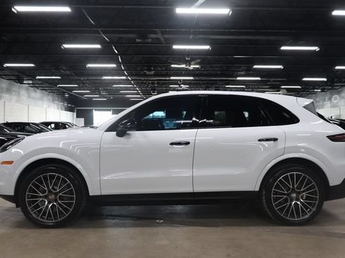 Used 2019 Porsche Cayenne S AWD/4WD image 2