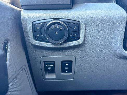 Used 2015 Ford F150 XLT w/ Equipment Group 301A Mid image 38