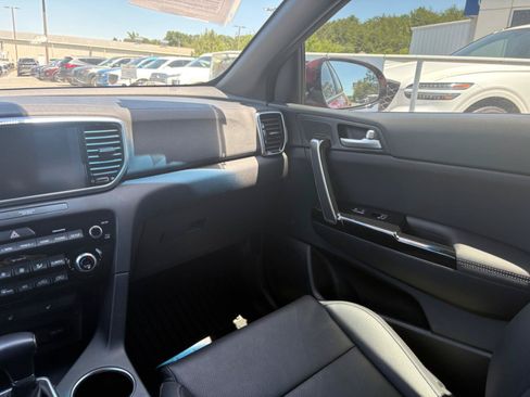 Used 2021 Kia Sportage S w/ S FWD Premium Package image 23
