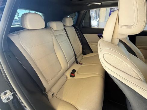Used 2024 Mercedes-Benz GLC 300 4MATIC image 16