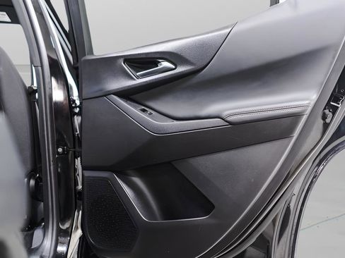 Used 2025 Chevrolet Equinox LT image 30