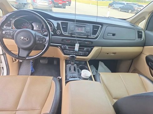 Used 2016 Kia Sedona EX FWD image 8