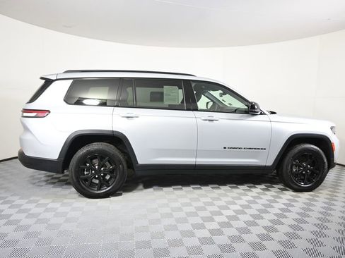Used 2024 Jeep Grand Cherokee L Laredo image 7