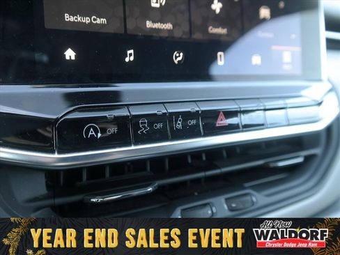 Used 2024 Jeep Compass Limited image 18