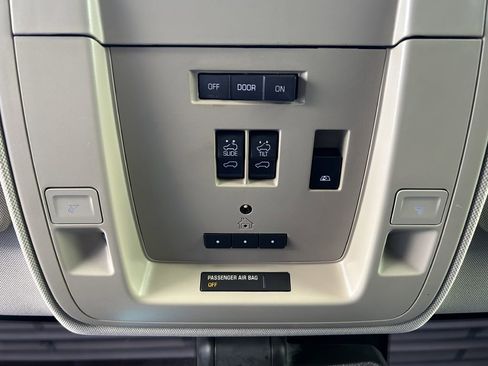 Used 2017 Chevrolet Silverado 1500 High Country image 10