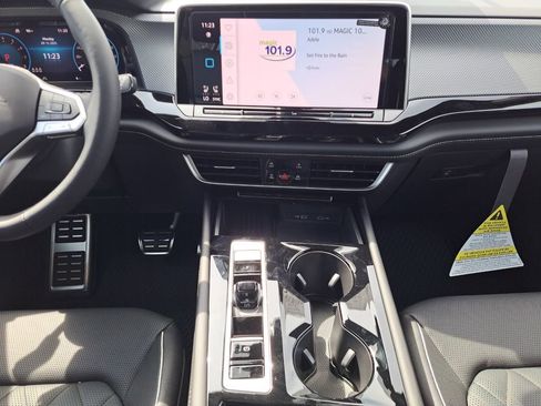 New 2026 Volkswagen Atlas Cross Sport SEL Premium R-Line image 18