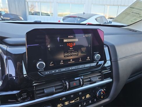 Certified 2025 Nissan Pathfinder SV image 25