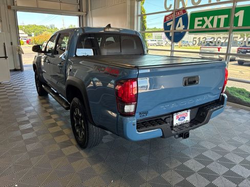 Used 2019 Toyota Tacoma TRD Off-Road AWD/4WD image 4