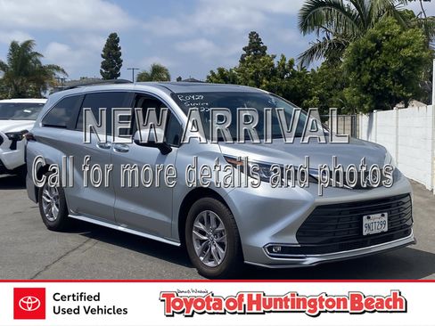 Certified 2024 Toyota Sienna XLE FWD image 1