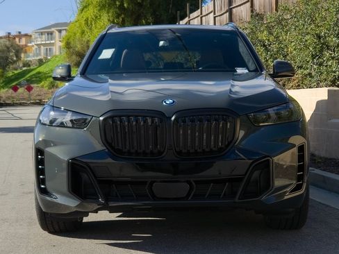 New 2026 BMW X5 xDrive50e w/ Executive Package image 4