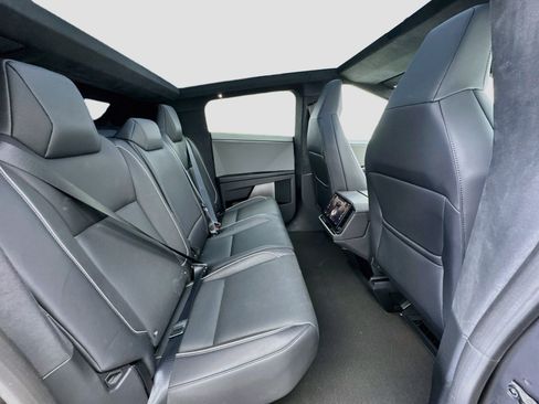 Used 2025 Tesla Cybertruck AWD Crew Cab image 19