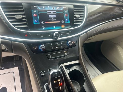 Used 2017 Buick LaCrosse Preferred image 23