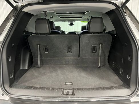 Used 2020 Chevrolet Traverse LT w/ LT Premium Package image 10