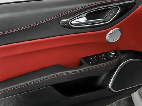 Used 2019 Alfa Romeo Giulia Quadrifoglio RWD image 15