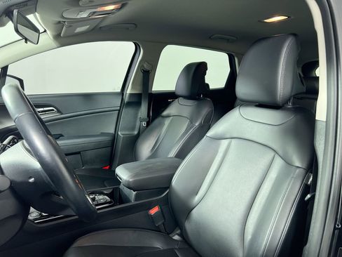 Certified 2025 Kia Sportage EX FWD image 14