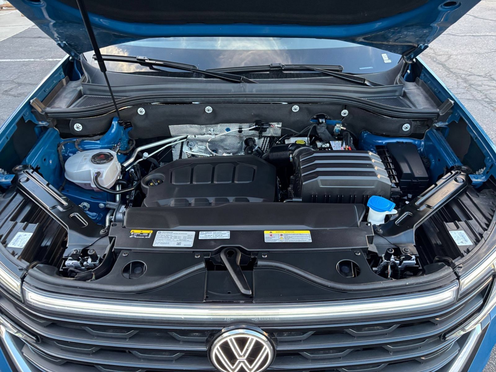Used 2026 Volkswagen Atlas Cross Sport SE AWD/4WD image 33
