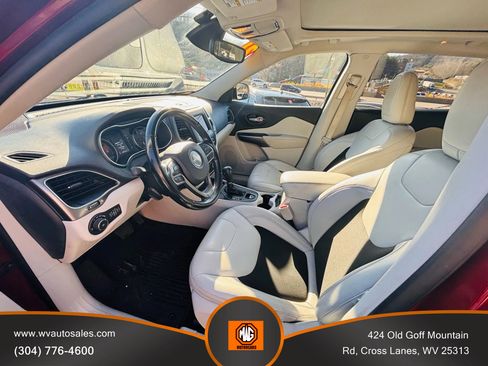 Used 2021 Jeep Cherokee Latitude Plus w/ Sun & Sound Group image 4