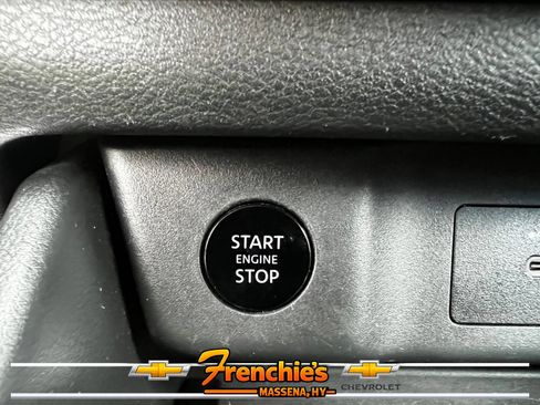 Used 2025 Nissan Rogue SV AWD/4WD image 16