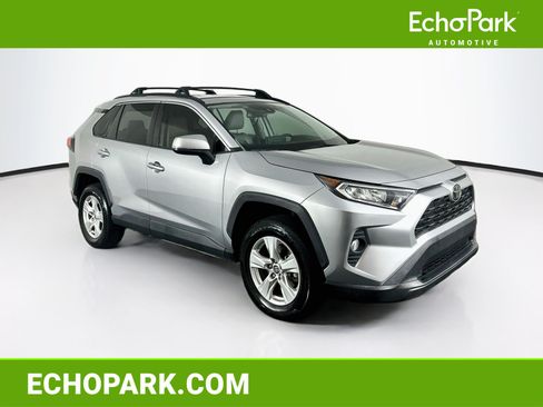 Used 2021 Toyota RAV4 XLE FWD image 1